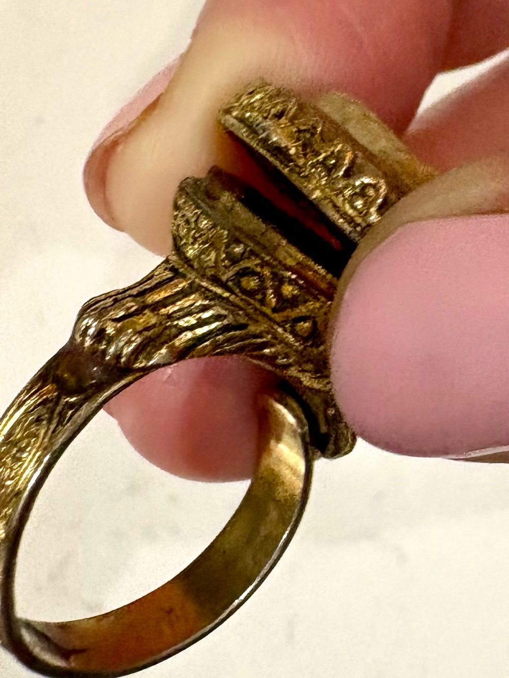 Vintage 1950s Cameo Solid Perfume Holder Ring Adjustable Gold Tone Victorian - Picture 2 of 13